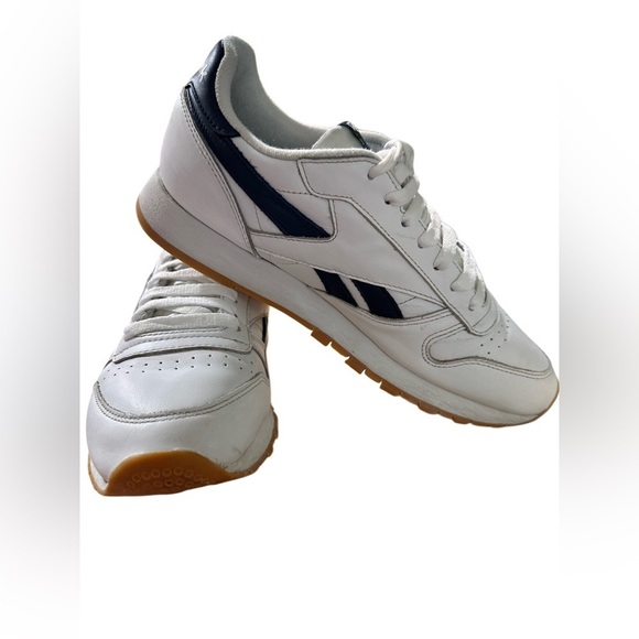 Reebok Adult Classic Leather Sneakers Size 6(men), 7.5 (women) White, Gumsoles main image 13